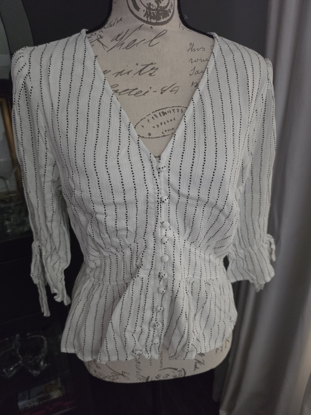 Abercrombie & Fitch White Tie-Sleeve Button Front Blouse